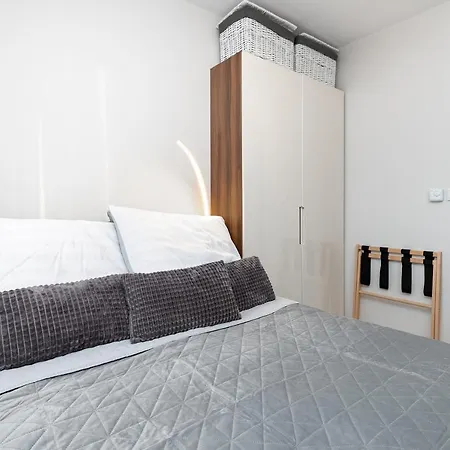 9 Apartment *